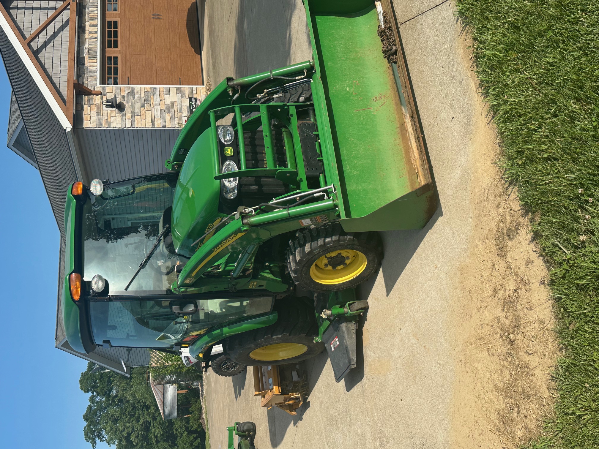 2007 JOHN DEERE 3320